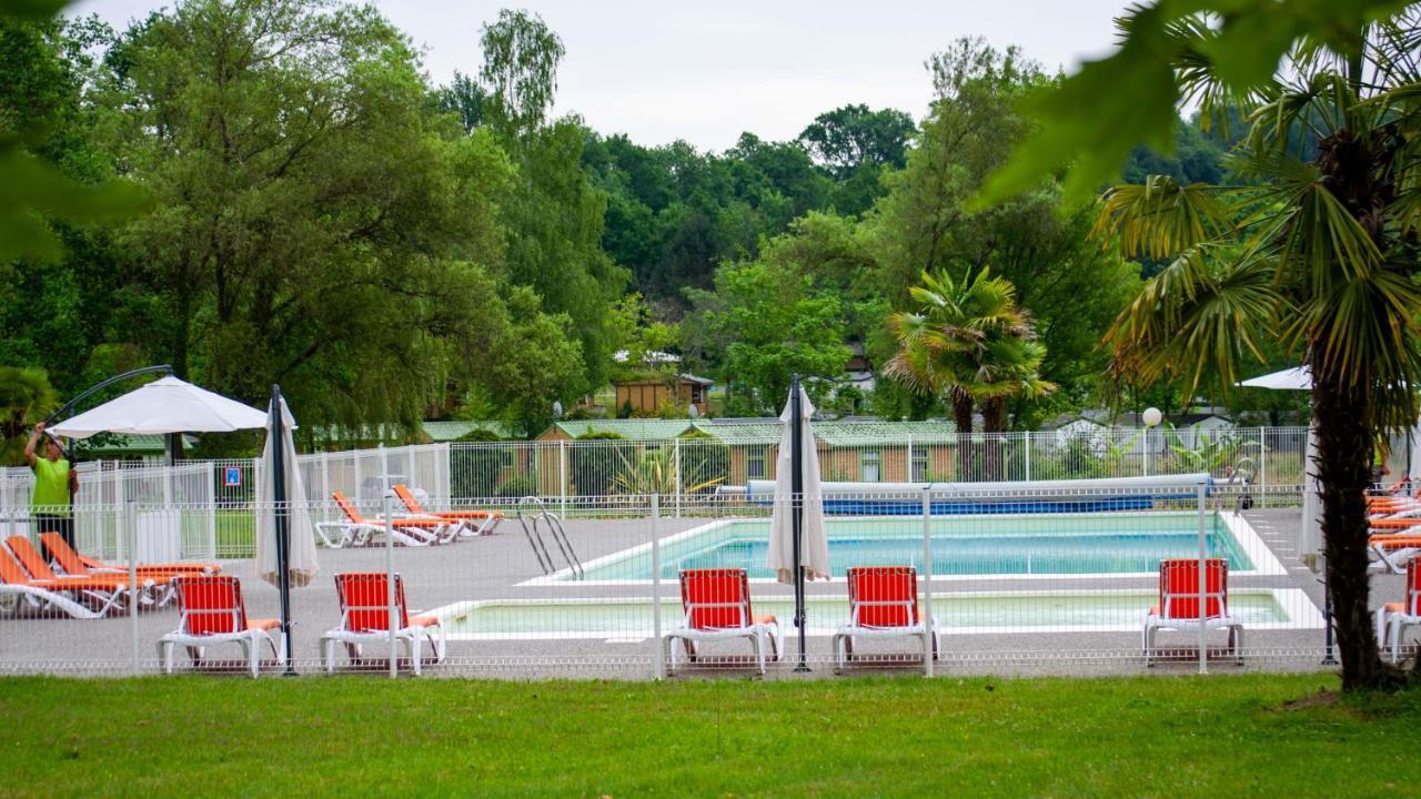 Camping 3 Etoiles - Piscine Chauffee - Vue Montagne Saint-Girons  Eksteriør billede
