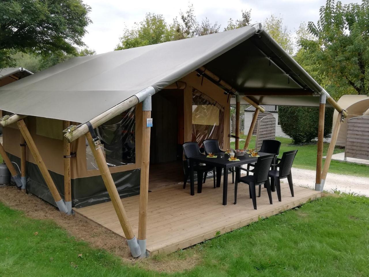 Camping 3 Etoiles - Piscine Chauffee - Vue Montagne Saint-Girons  Eksteriør billede
