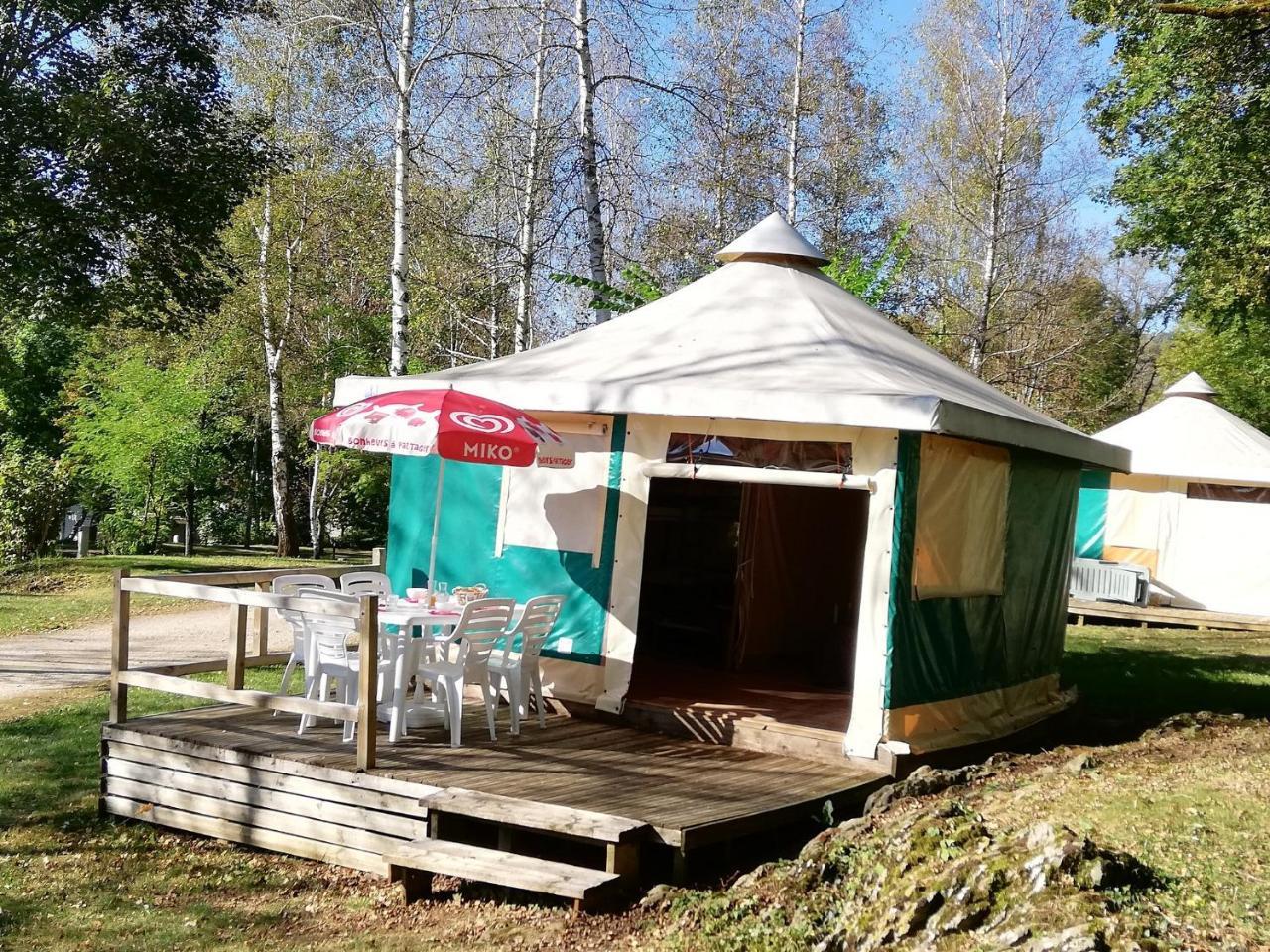 Camping 3 Etoiles - Piscine Chauffee - Vue Montagne Saint-Girons  Eksteriør billede